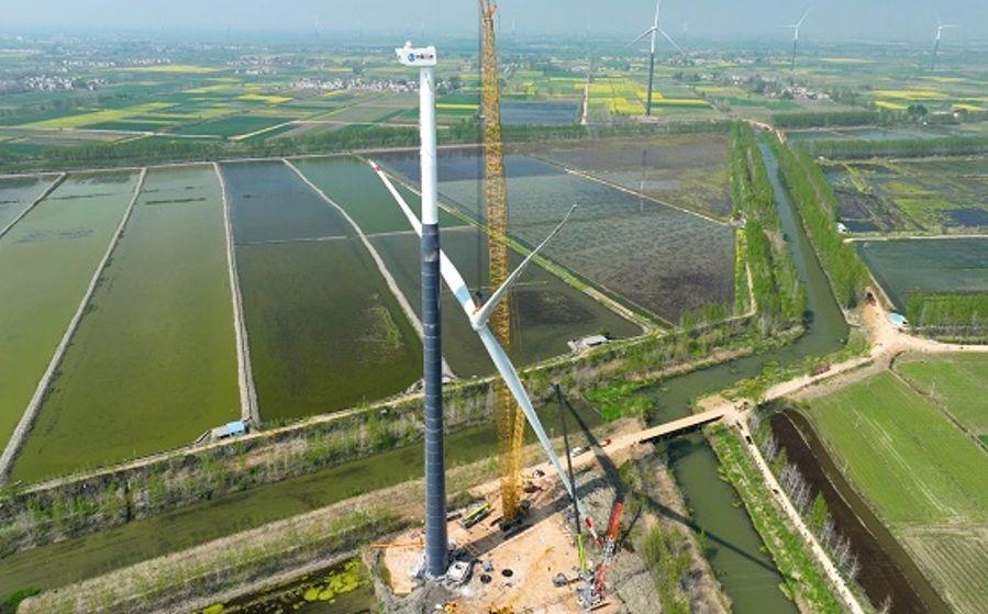 湖北能源首個超高混塔平原風電項目——新能源公司天門凈潭風電場風機葉片吊裝 湖北能源首個超高混塔平原風電項目——新能源公司天門凈潭風電場風機葉片吊裝