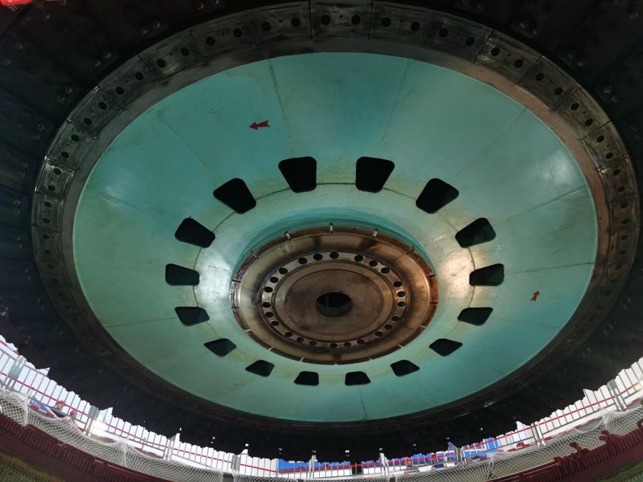 轉子起吊作業現場(攝影:張皓星) 轉子起吊作業現場(攝影:張皓星)