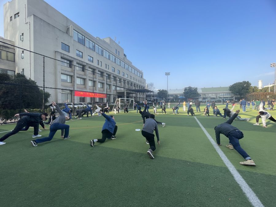 9.職工凝聚力進(jìn)一步增強(qiáng)。 9.職工凝聚力進(jìn)一步增強(qiáng)。